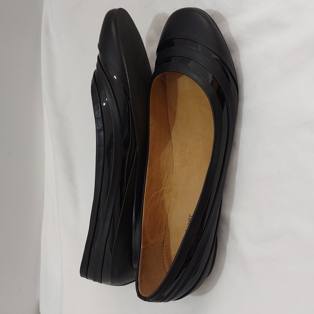 Naturalizer Black Ballet Flats Slip on Size 9M Swirl Womens